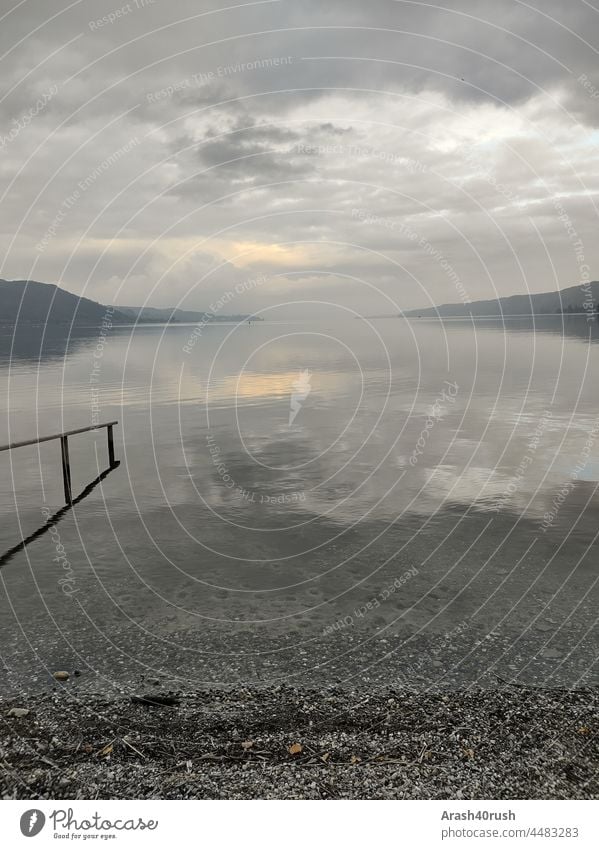 Bodensee am Abend in Ludwigshafen See Ufer Himmel Spiegelung Wasser ruhig Reflexion & Spiegelung Außenaufnahme Natur Wolken Menschenleer Farbfoto blau Seeufer