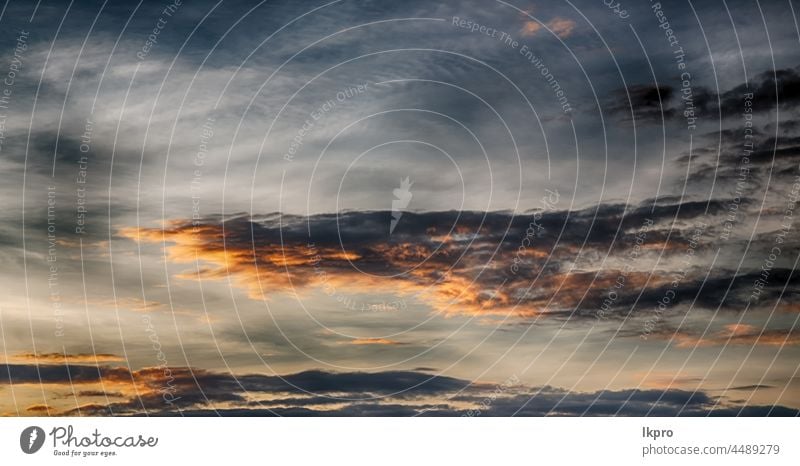 in philippinen abstrakte wolke und sonnenuntergang Sonne Himmel Sonnenuntergang Hintergrund Natur schön Cloud rot Sonnenaufgang hell Sonnenlicht gelb Landschaft