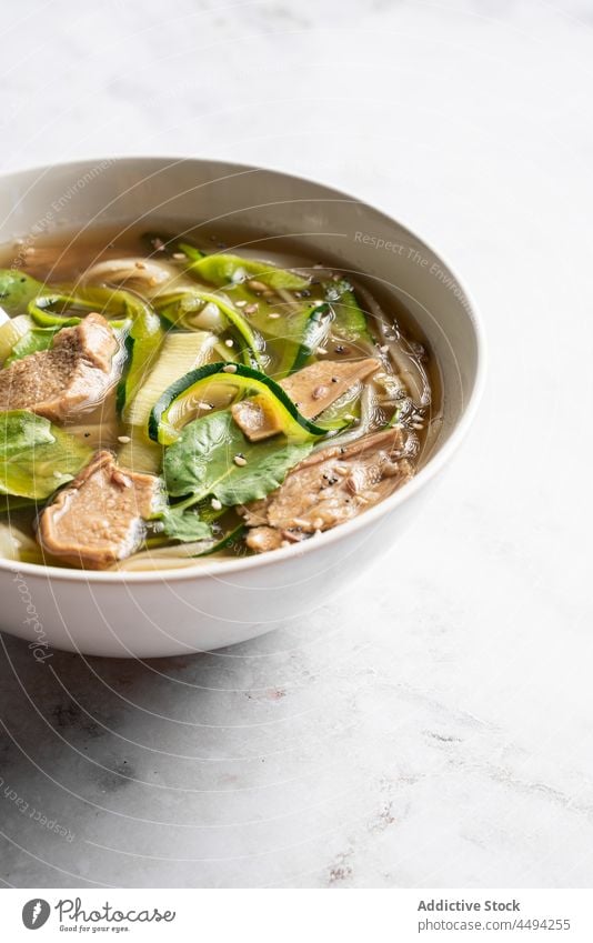 Schüssel Pho bo-Suppe Pho Bo Nudel Vietnamesen Speise Lebensmittel Küche Mahlzeit Basilikum Asiatische Küche Schalen & Schüsseln geschmackvoll Tisch lecker