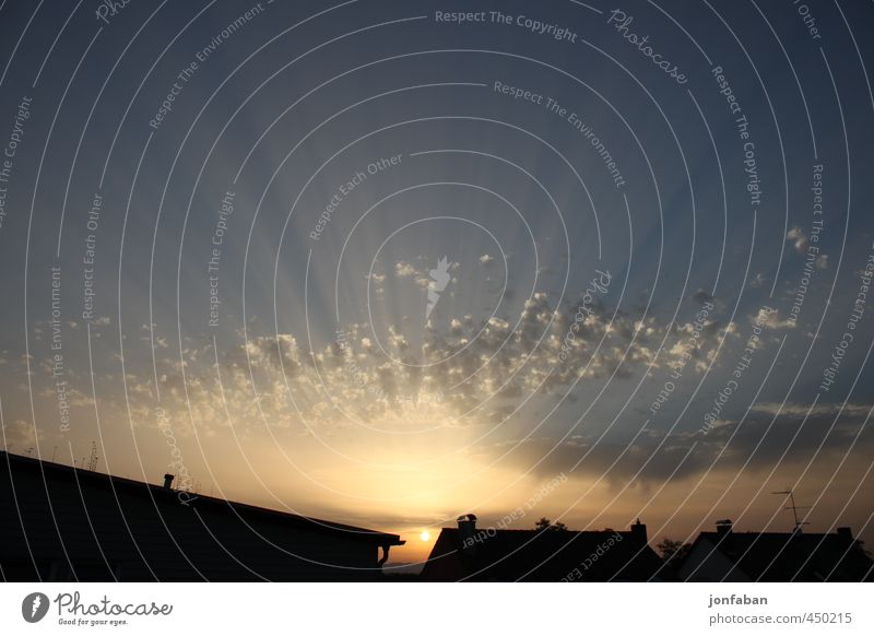 Sonnenstrahlen Himmel Wolken Sonnenaufgang Sonnenuntergang Sonnenlicht Schönes Wetter natürlich Wärme Freiheit Horizont Natur Unendlichkeit Farbfoto