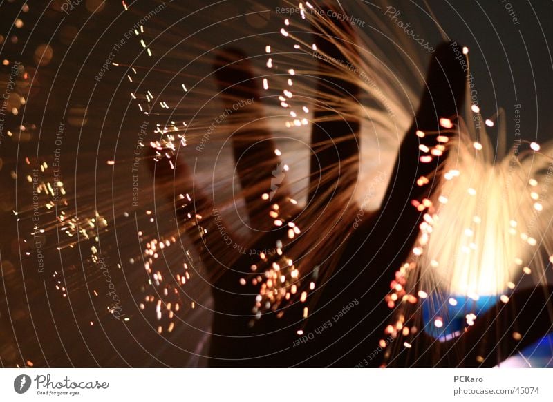 Zauberhand Hand Licht Wasserfontäne Springbrunnen obskur Feuerwerk