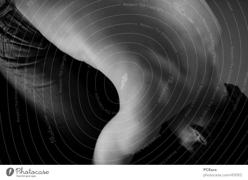 Meditation Mann Kerl Oberkörper schwarz weiß Halbakt Rücken Jeanshose Schwarzweißfoto
