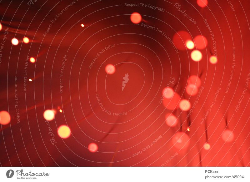 roter Zauber Licht Nebel Wasserfontäne obskur Zauberei u. Magie Funken