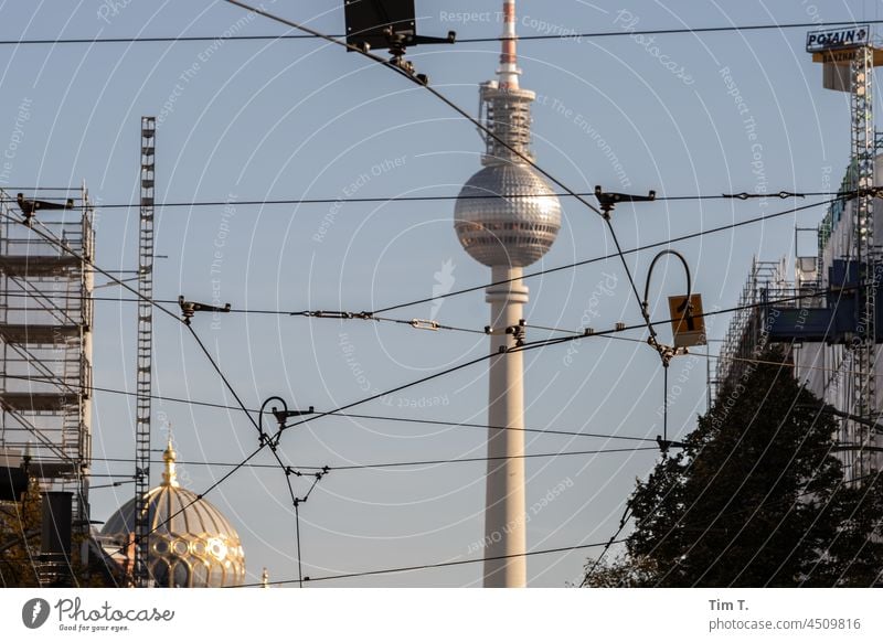 Die Oranienburger in Berlin Mitte Fernsehturm Synagoge Oranienburger Straße Architektur Berliner Fernsehturm Hauptstadt Berlin-Mitte Sehenswürdigkeit