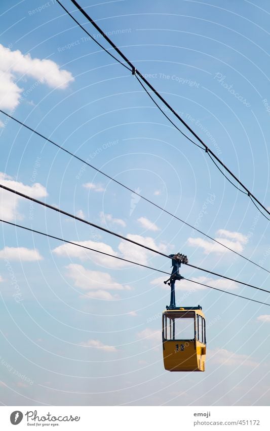 quitschgelbblau Himmel nur Himmel Verkehrsmittel Personenverkehr Luftverkehr Seilbahn Tourismus Farbfoto Außenaufnahme Luftaufnahme Menschenleer Tag