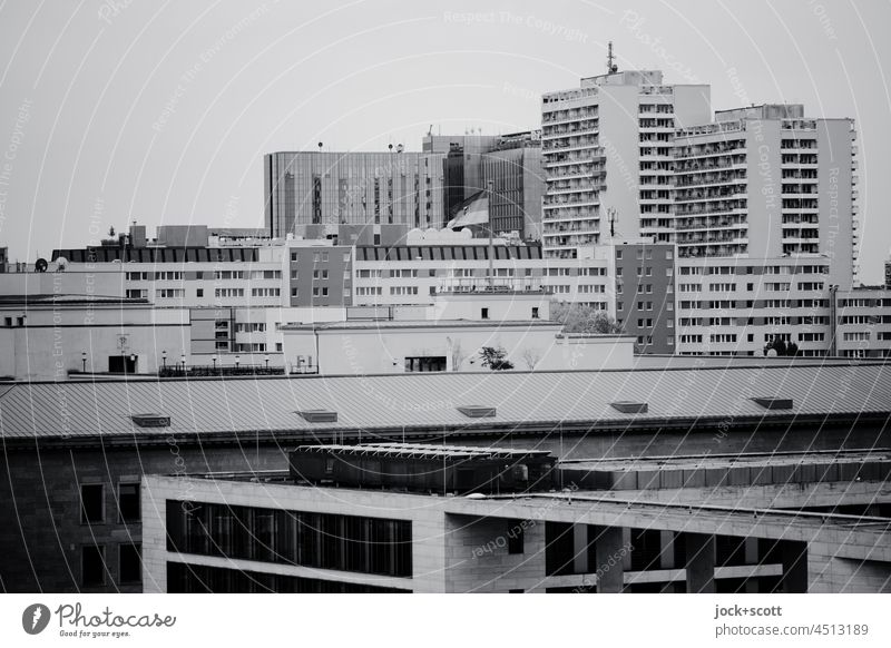 Häuser + Gebäude der Mitte Berlin-Mitte Haus Plattenbau Fassade Panorama (Aussicht) Hauptstadt Großstadt Stadtteil Überblick Stadtzentrum Wohnhochhaus trist