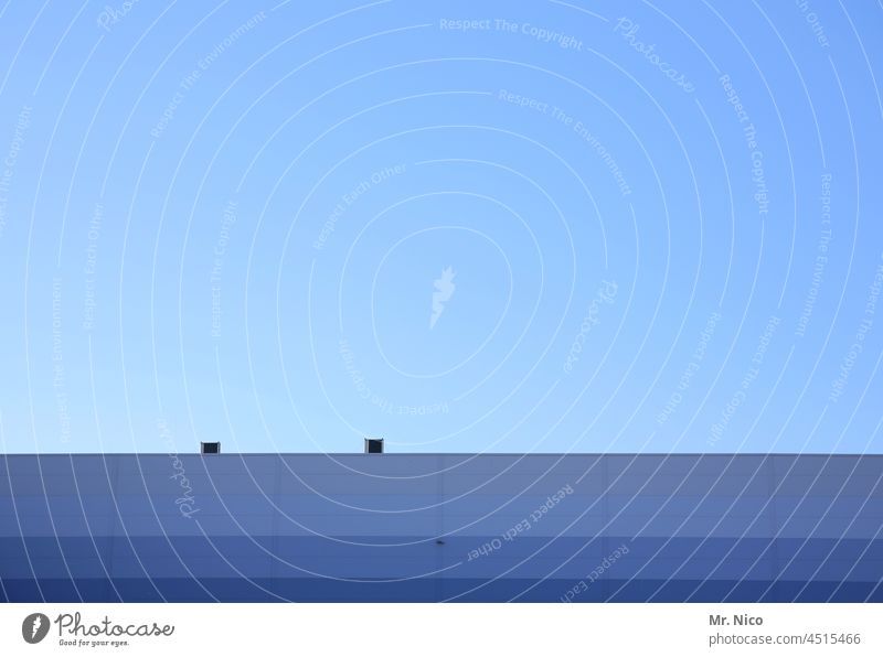 blautöne Blauer Himmel Architektur Gebäude Lagerhalle Fassade Lagerhaus blau machen Fassadenverkleidung Halle Linie Strukturen & Formen minimalistisch