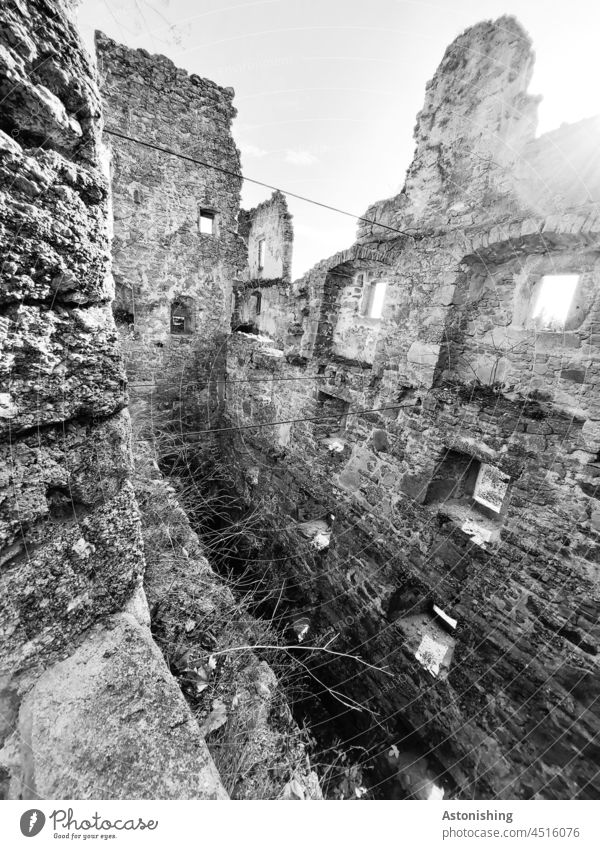 alte Mauern Burg Ruine Stein Steine Steinmauer Prandegg Sonne Licht Schatten Kontrast hoch historisch Geschichte Himmel Fenster Fassade Burg oder Schloss Wand