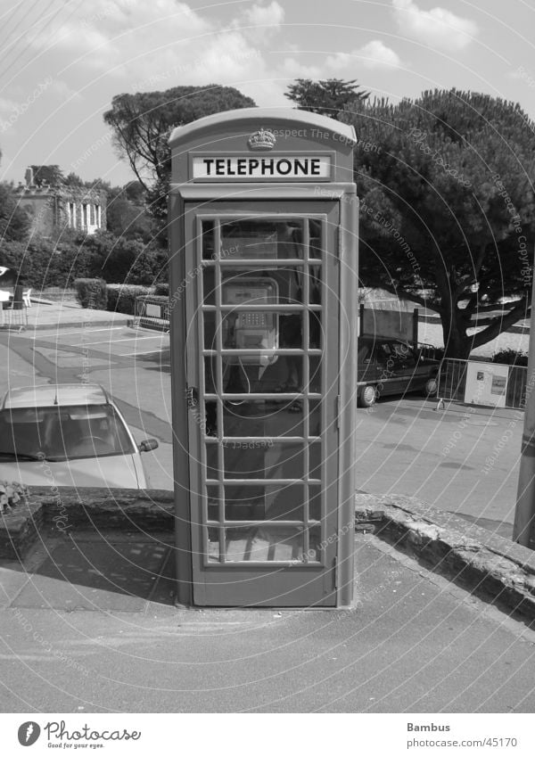 Rrrriiiing Telefon Telefonzelle Kabäuschen Dinge Führerhaus Schwarzweißfoto