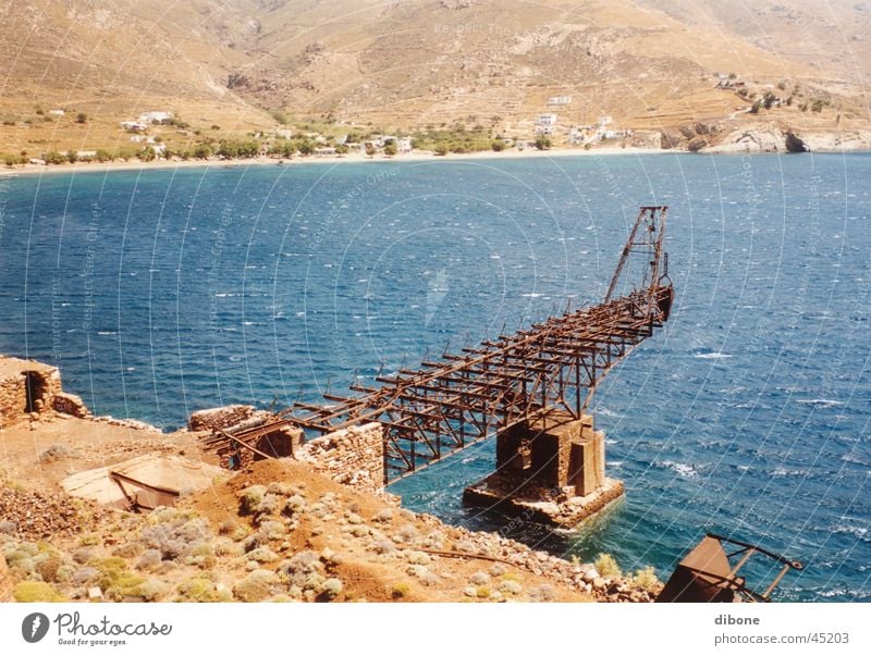 Metallverfall Meer Panorama (Aussicht) Küste Industrie Verladekran Rost groß