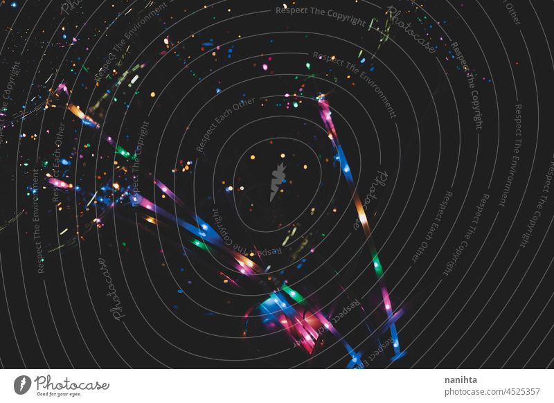 Regenbogen Fee ligths in einem abstrakten Hintergrund Bokeh Unschärfe verschwommen Lichter Weihnachten Oberfläche Leuchtdiode elektrisch Nacht schwarz