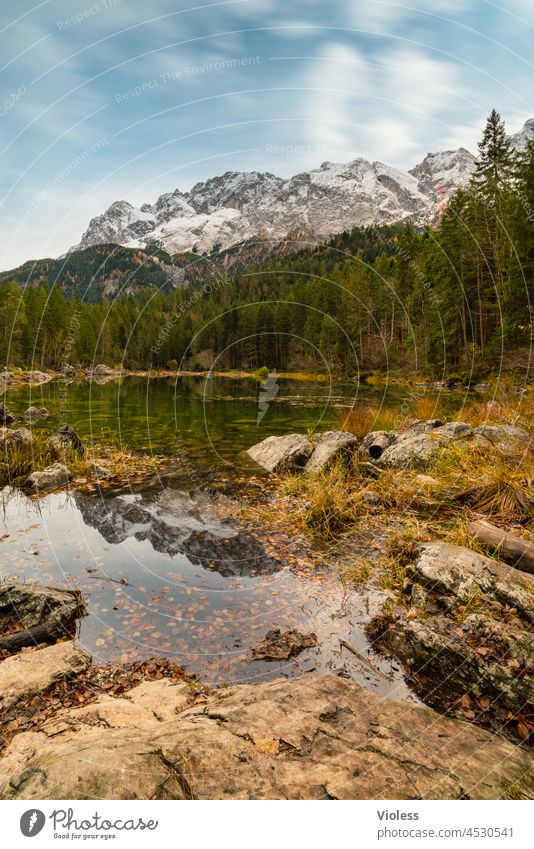 Spiegelbild am Bergsee II Ruhe Urlaub Erholung Grainau Alpen Zugspitze Skiort Spiegelung Wettersteingebirge Berge garmisch partenkirchen Bayern Eibsee Felsen