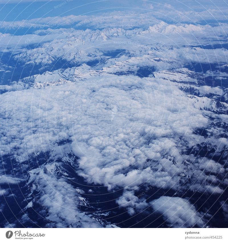 Über den Wolken (und Alpen) Erholung ruhig Ferien & Urlaub & Reisen Abenteuer Ferne Freiheit Umwelt Natur Schnee Berge u. Gebirge Luftverkehr im Flugzeug