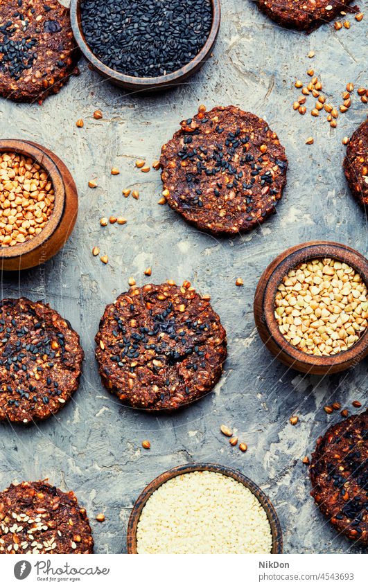 Diät-Buchweizen-Kekse. Snack Veganer süß Lebensmittel Gebäck Buchweizenplätzchen selbstgemacht geschmackvoll Gesundheit Vegetarier Frühstück braun lecker