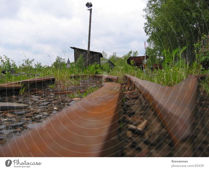 SchieferGleise Bergbau Trauer Verfall Verkehr Eisenbahn Traurigkeit Rost DDR Neigung