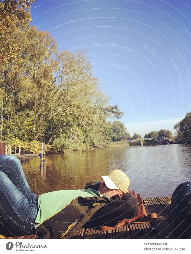 [Teufelsmoor 2021] entspannt ins Neue Jahr Entspannen See Steg schlafen relaxen Nickerchen Mittagsschlaf Sommer sonnig warm ruhen gemütlich bequem Pause liegen