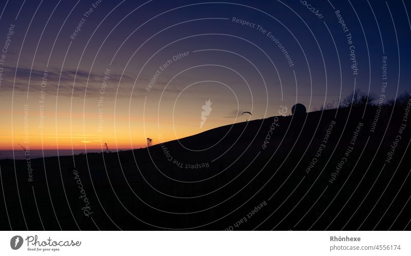 Sonnenuntergang auf der Wasserkuppe Dämmerung Himmel Abenddämmerung Landschaft Außenaufnahme Horizont Silhouette Natur Farbfoto Stimmung