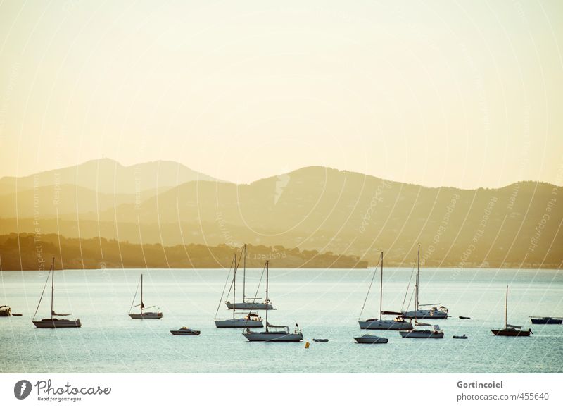 Côte d'Azur Umwelt Landschaft Sommer Berge u. Gebirge Küste Meer schön blau gelb Südfrankreich Segelboot Cote d'Azur Mittelmeer mediterran