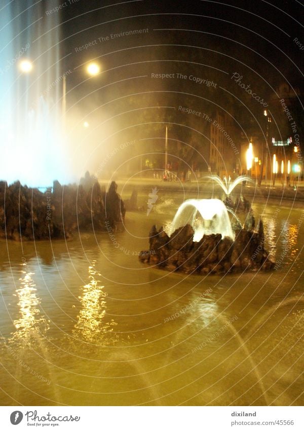 Am Wiener Ring Brunnen Wiener Ringstraße Architektur Hochstrahlbrunnen Stadtnacht Wasser Wasserlicht