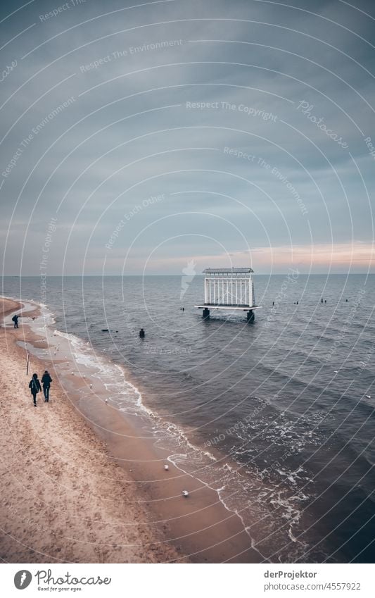 Wandern am Strand von Usedom blau Mecklenburg-Vorpommern Deutschland Insel Ostseeinsel Ausflugsziel wandern entdecken Kälte entspannen Architektur reiseziel