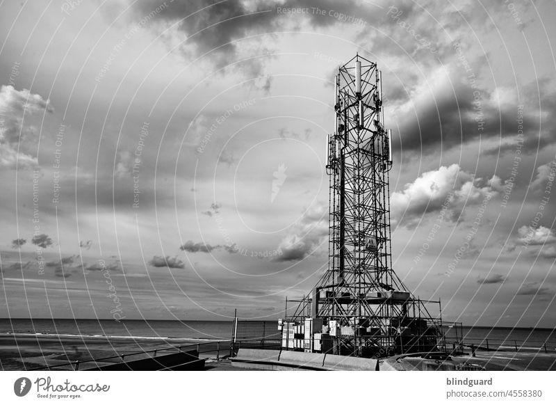 1G 2G 3G 4G 5G ... ach G mer doch fort Mubilfunk Mast Funknetz Funkloch Kommunikation Technik & Technologie Himmel Industrie Netzwerk Turm Metall Übertragung