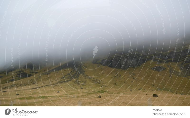 Kein Berg zu sehen Berge u. Gebirge Felsen Wolken Sichtweite Himmel Landschaft Licht Natur Aussicht Hügel Bergkette Wand Bergwand Steinwand Nebel Wolkenschleier