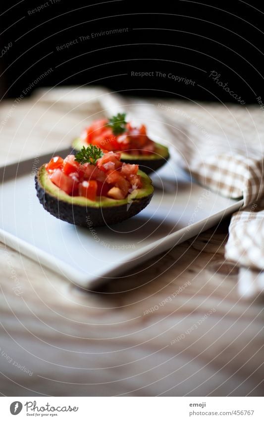 Tomate-Avocado Gemüse Salat Salatbeilage Frucht Ernährung Mittagessen Abendessen Bioprodukte Vegetarische Ernährung Diät Slowfood Fingerfood Gesundheit lecker