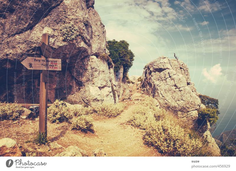 Zum Puig de Galatzó ... Ferien & Urlaub & Reisen Tourismus Berge u. Gebirge wandern Natur Landschaft Felsen Küste Wege & Pfade Schilder & Markierungen