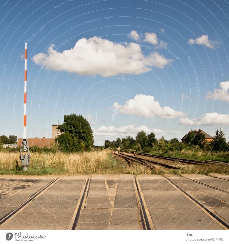 grenzenlos l unbeschrankt Himmel Schönes Wetter Wolken Eisenbahn Schranke Unendlichkeit