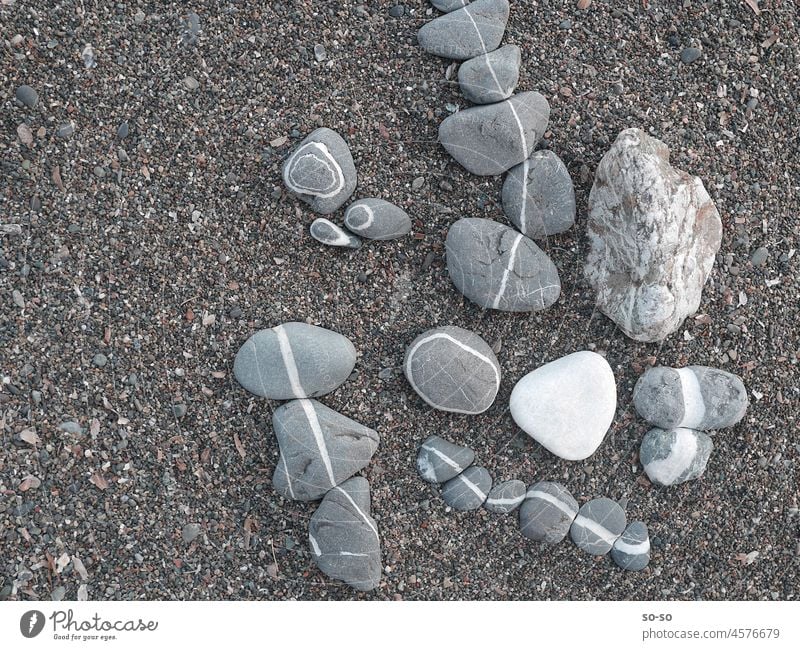 Entspannung am Strand mit einzigartigen Kieselsteinen, meditieren mit der Natur landart Naturkraft kunst Ferien & Urlaub & Reisen Atmosphäre entspannend Stein