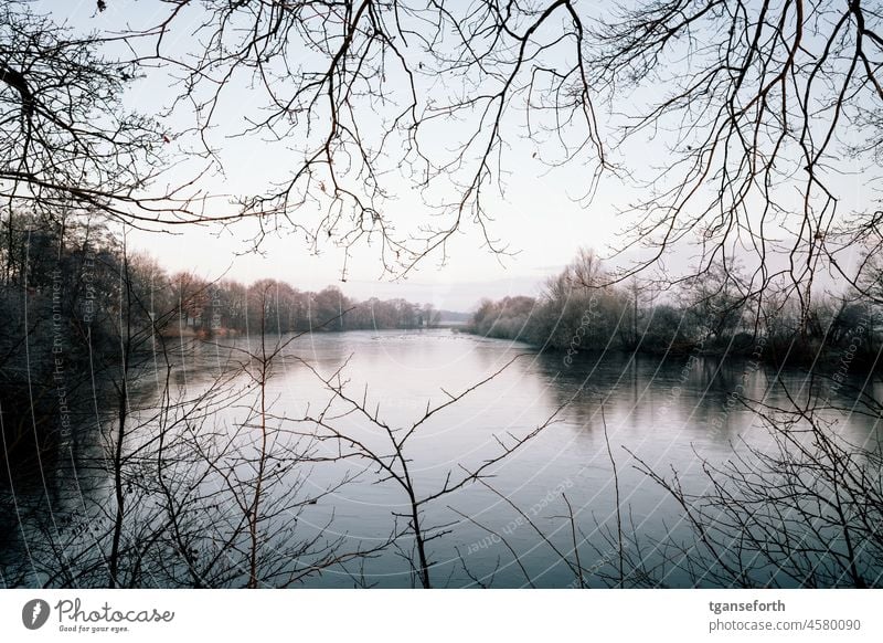 Alter Emsarm Emsland Winter Winterstimmung Wintereinbruch Natur Kälte Wetter Frost winterlich Dezember kalt Fluss Wasser Eis Gewässer Norddeutschland Morgen