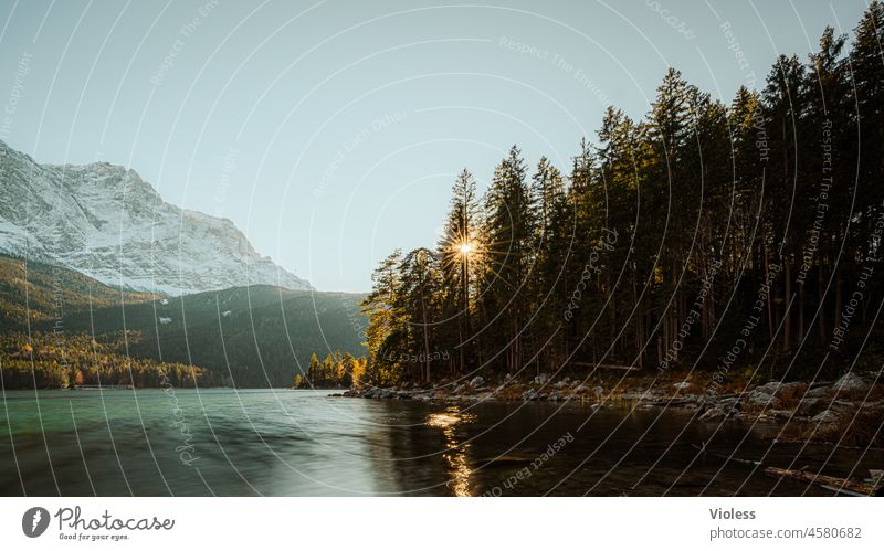 Eibsee Fels Steine Ufer Bayern Bergsee Wettersteingebirge garmisch partenkirchen Berge Spiegelung Alpen Grainau Skiort Zugspitze Ruhe still Urlaub Erholung