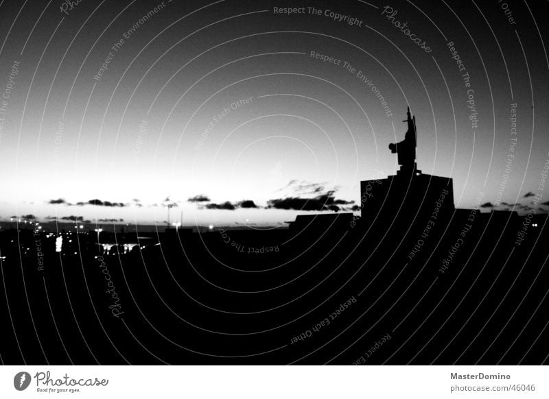 Reykjavík Island Europa Stadt Haus Gebäude Statue Mann Wahrzeichen Denkmal dunkel Siedler von Catan Wohngebiet Wolken Skulptur Außenaufnahme Panorama (Aussicht)