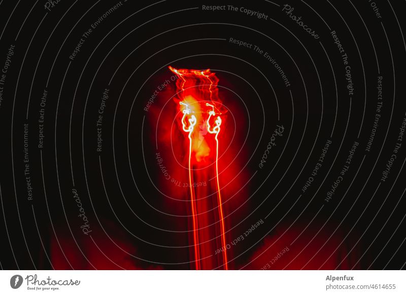 Hypnotisch Blick bedrohlich Farbfoto Angst böse Glut Feuer gruselig glühende augen feurige Farben beängstigend horror horrortrip horror-szenario gruseln