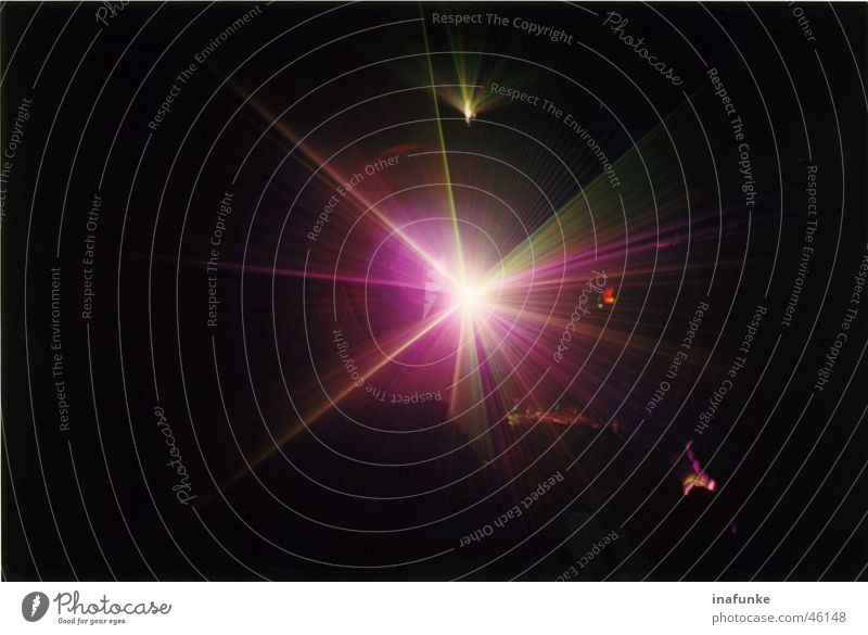 Laser pink Lasershow Tropfsteinhöhle rosa Licht Beleuchtung