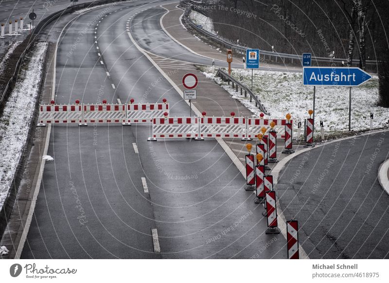 Gesperrte Autobahn (A45, Sperrung wegen maroder Rahmedebrücke zwischen Hagen und Lüdenscheid) Baustelle sperrung gesperrt gesperrte Strasse gesperrte autobahn