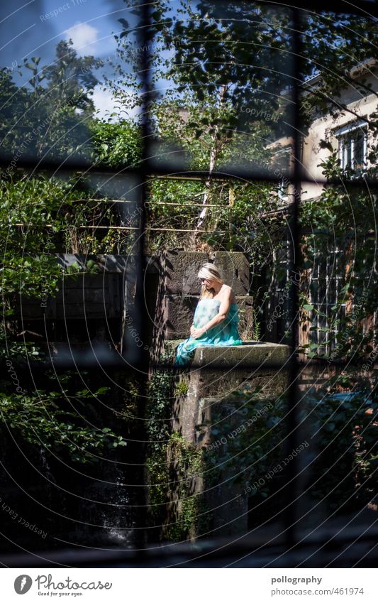 waiting there V Lifestyle schön Mensch feminin Frau Erwachsene Leben Körper 1 18-30 Jahre Jugendliche Umwelt Natur Pflanze Himmel Wolken Sommer Schönes Wetter