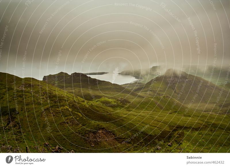 [Skye 10] Quiraing Umwelt Natur Landschaft Urelemente Erde Himmel Wolken Sommer Klima schlechtes Wetter Wind Nebel Pflanze Gras Nutzpflanze Hügel Felsen Küste