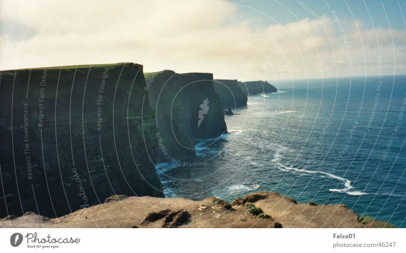 Cliffs of Moher Küste Meer Klippe Ferne Panorama (Aussicht) Republik Irland Wasser groß Panorama (Bildformat)