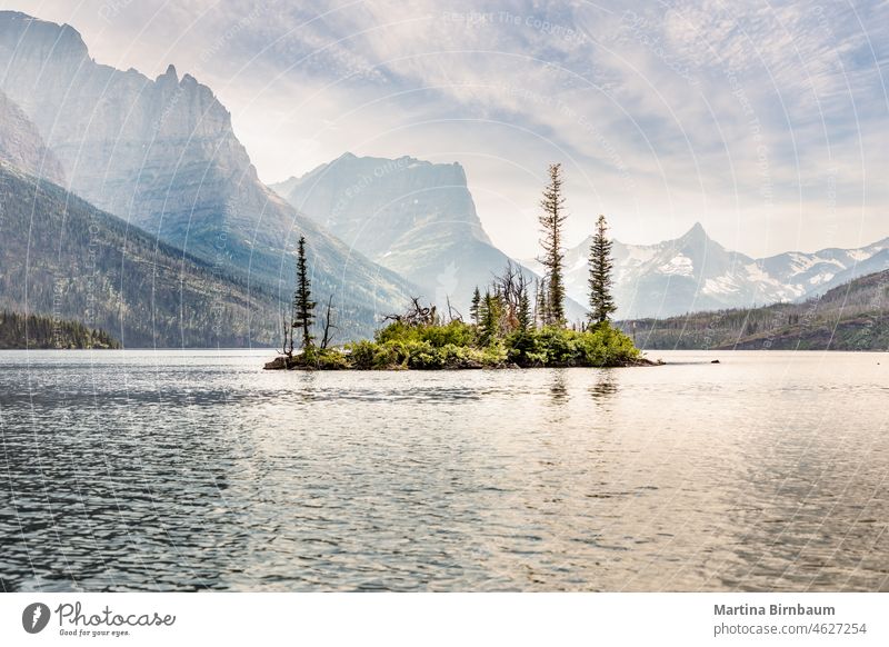 Wildgansinsel im Saint Mary Lake, Glacier National Park, Montana Wildgänse-Insel St. Mary Lake montaña glacier national park montana auf dem Weg zur Sonne