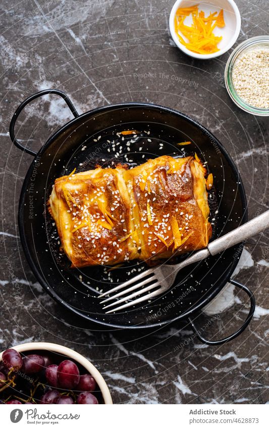 Süßes hausgemachtes Gebäck mit Sesam süß Dessert kulinarisch selbstgemacht Kalorie Leckerbissen Lebensmittel Gastronomie lecker Teller geschmackvoll Traube