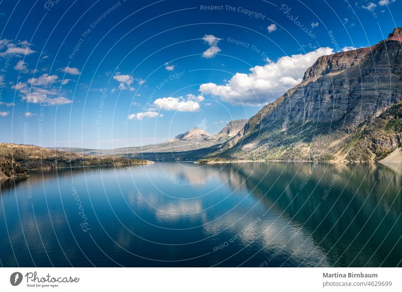 St. Mary Lake im Glacier National Park, Montana montaña glacier national park montana auf dem Weg zur Sonne Glacier Nationalpark Symmetrie symmetrisch