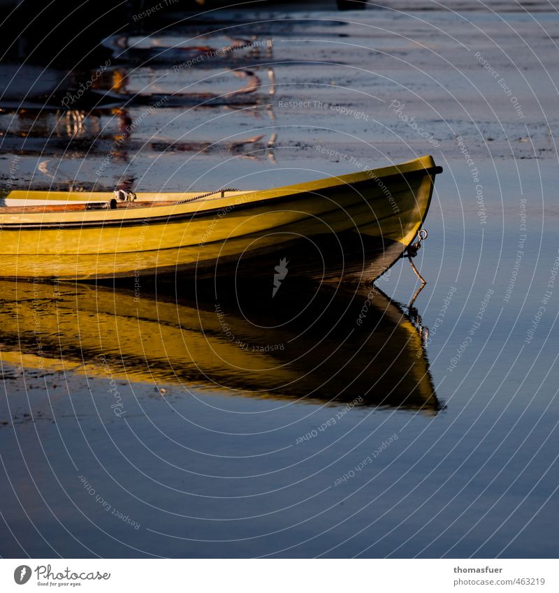 Yellow Submarine Sommer Meer Wellen Wassersport Angeln Fischer Sonne Schönes Wetter Küste Ostsee Schifffahrt Bootsfahrt Fischerboot Beiboot Ruderboot Hafen blau