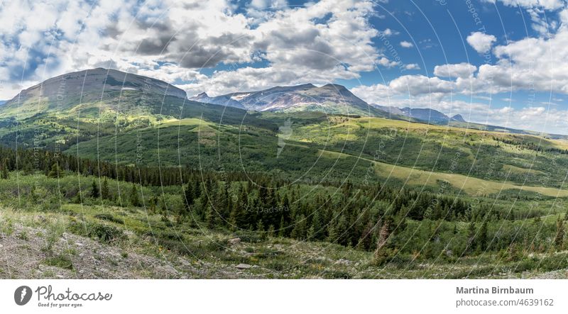 Panoramablick über die Bergketten der Rocky Mountains im Glacier National Park, Montana Glacier Nationalpark Gletscher national montaña panoramisch Landschaft