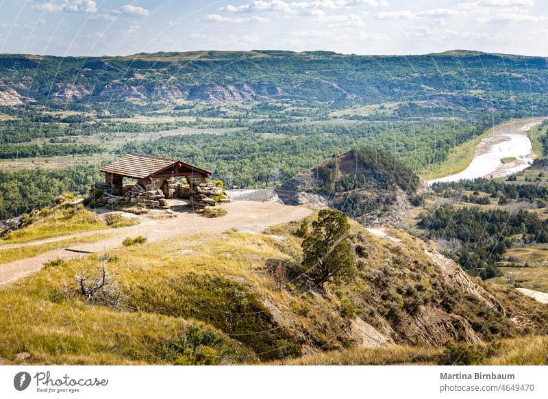 Panoramablick über den Theodor-Roosevelt-Nationalpark, North Dakota Landschaft Norden roosevelt Theodore Park national theodore roosevelt nationalpark blau