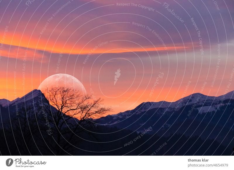 Vollmondstimmung am Berg Staff vollmond Mond Himmel Mondschein Nachthimmel Menschenleer Landschaft Stimmung leuchten Außenaufnahme Silhouette Umwelt