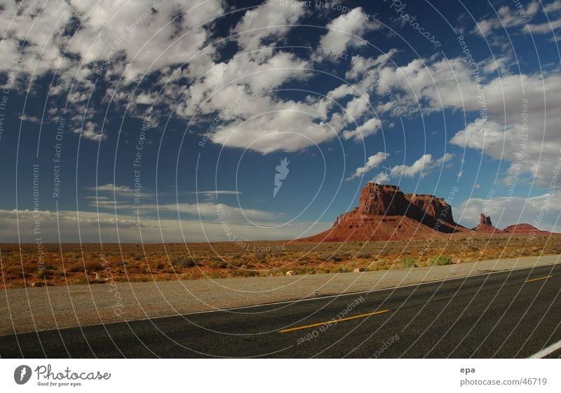 Monument Valley Nationalpark Ferien & Urlaub & Reisen Wolken Indianer USA Freiheit Landschaft Ferne Himmel easy rider Straße Naturwunder