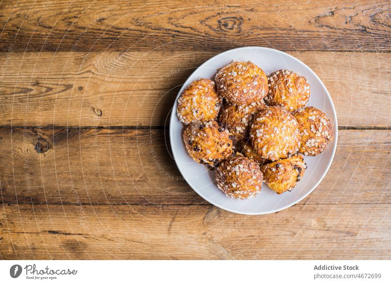 Teller mit leckeren Keksen auf dem Tisch Biskuit Dessert süß gebacken Gebäck selbstgemacht kulinarisch schwelgen Snack geschmackvoll Küche Leckerbissen