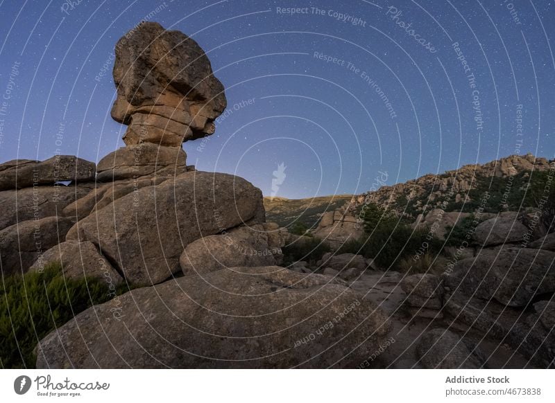 Erstaunliche Szenerie des Nachthimmels in den Bergen Landschaft Berge u. Gebirge sternenklar Himmel Hochland Felsen dunkel Stern Natur spektakulär majestätisch