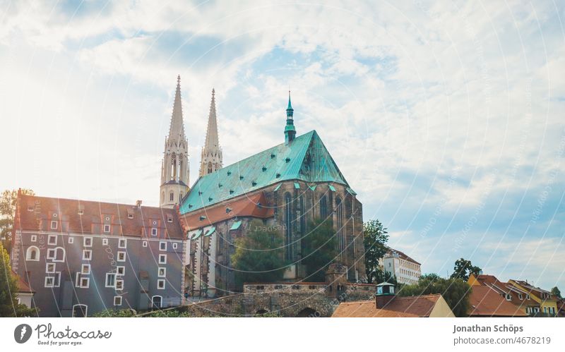 Peterskirche, Pfarrkirche St. Peter und Paul, Görlitz Stadt Tourismus Kirche Kirchtürme Kirchturm Sonnenstrahlen Altstadt historisch Gotteshaus Religion